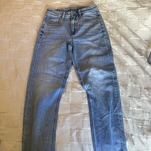 American Eagle mom straight Jean size 0 long